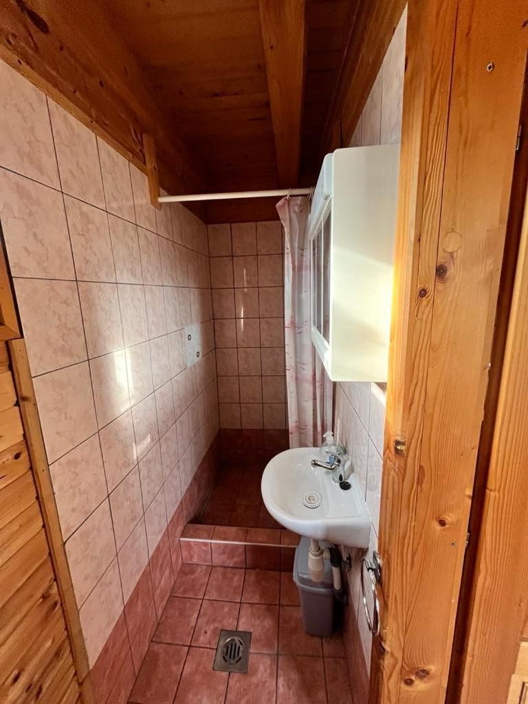 Almos Apartman バラトンフェニヴェシュ エクステリア 写真